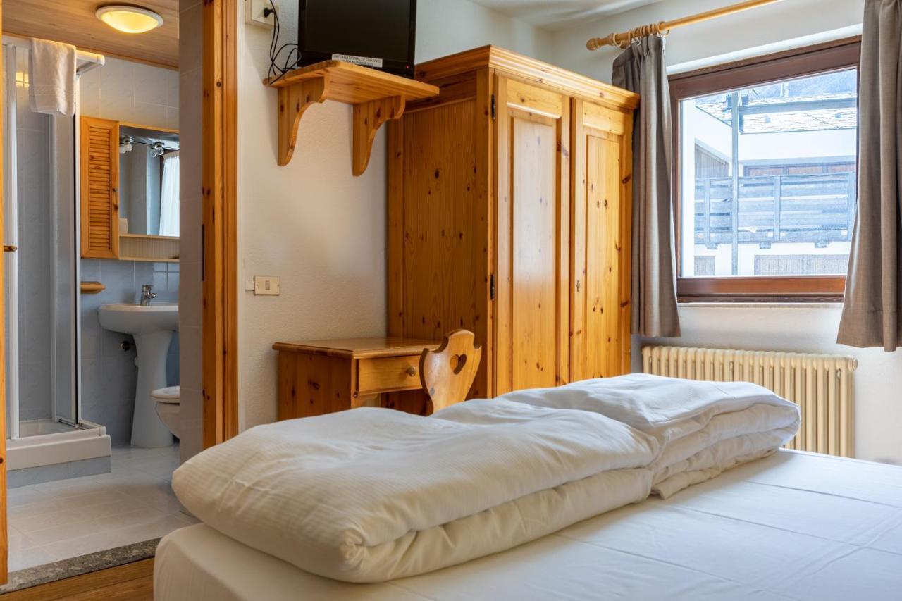 Hotel Meuble' Joli Breuil-Cervinia Eksteriør billede