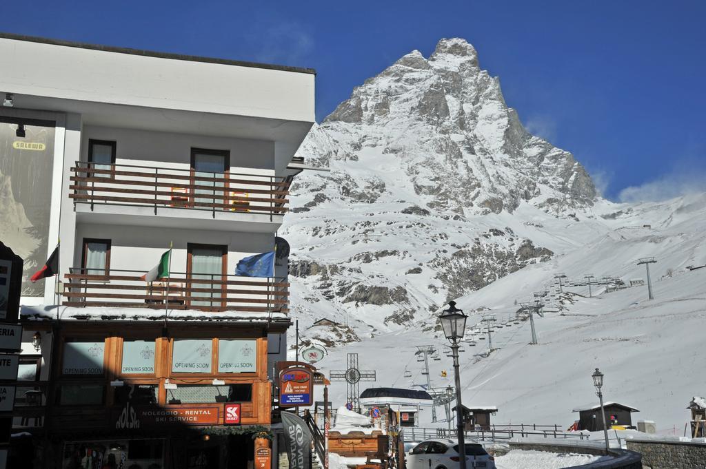 Hotel Meuble' Joli Breuil-Cervinia Eksteriør billede